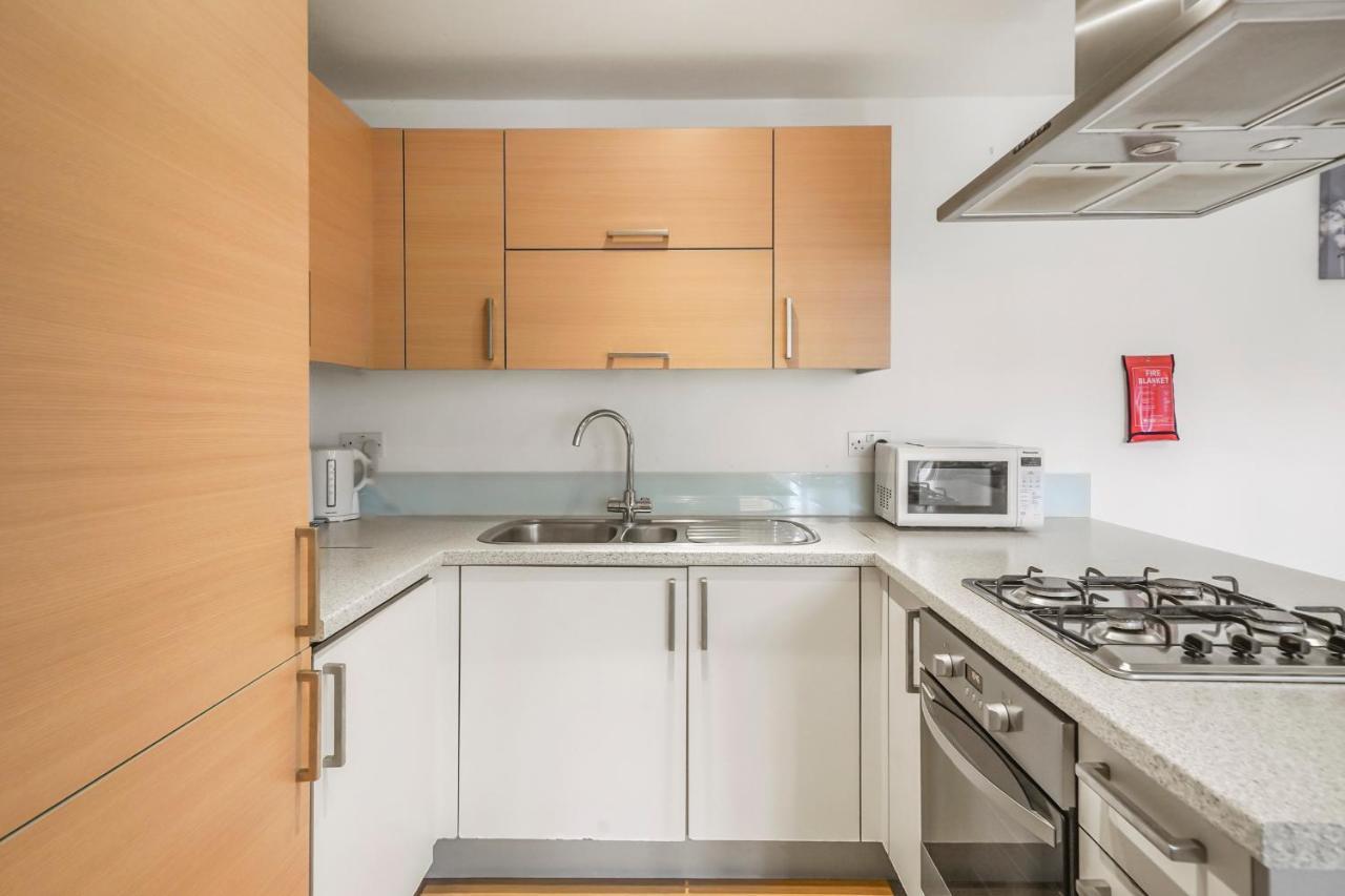 Luxnightzz - Two Bed - Close To North Station And Hospital Colchester Exterior photo