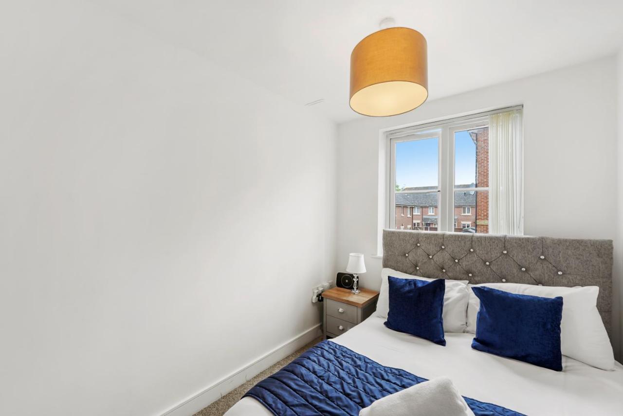 Luxnightzz - Two Bed - Close To North Station And Hospital Colchester Exterior photo